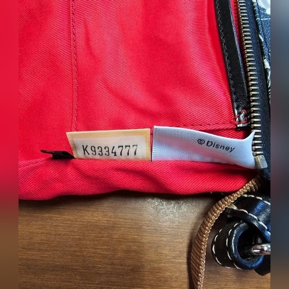 HTF Dooney & Bourke 2013 D23 Reverse Comics Crossbody - Picture 11 of 12